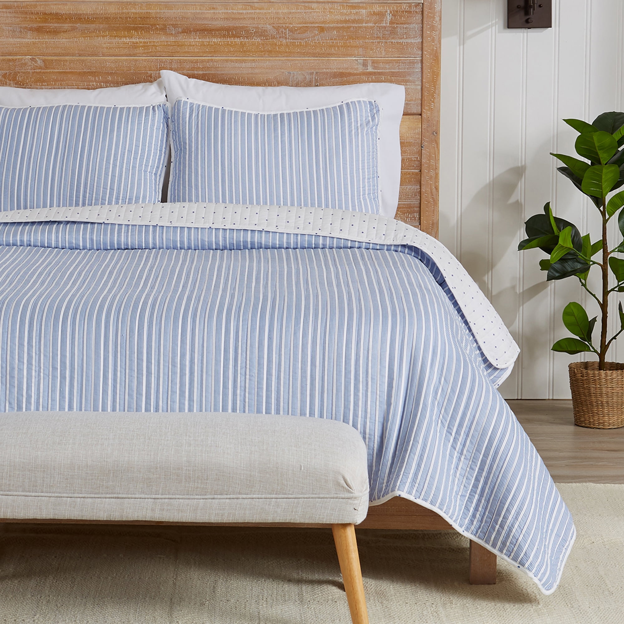 Great Bay Home Floral Full/Queen Quilt Set With Shams - Reversible, All-Season Lightweight Bedspread, Colette