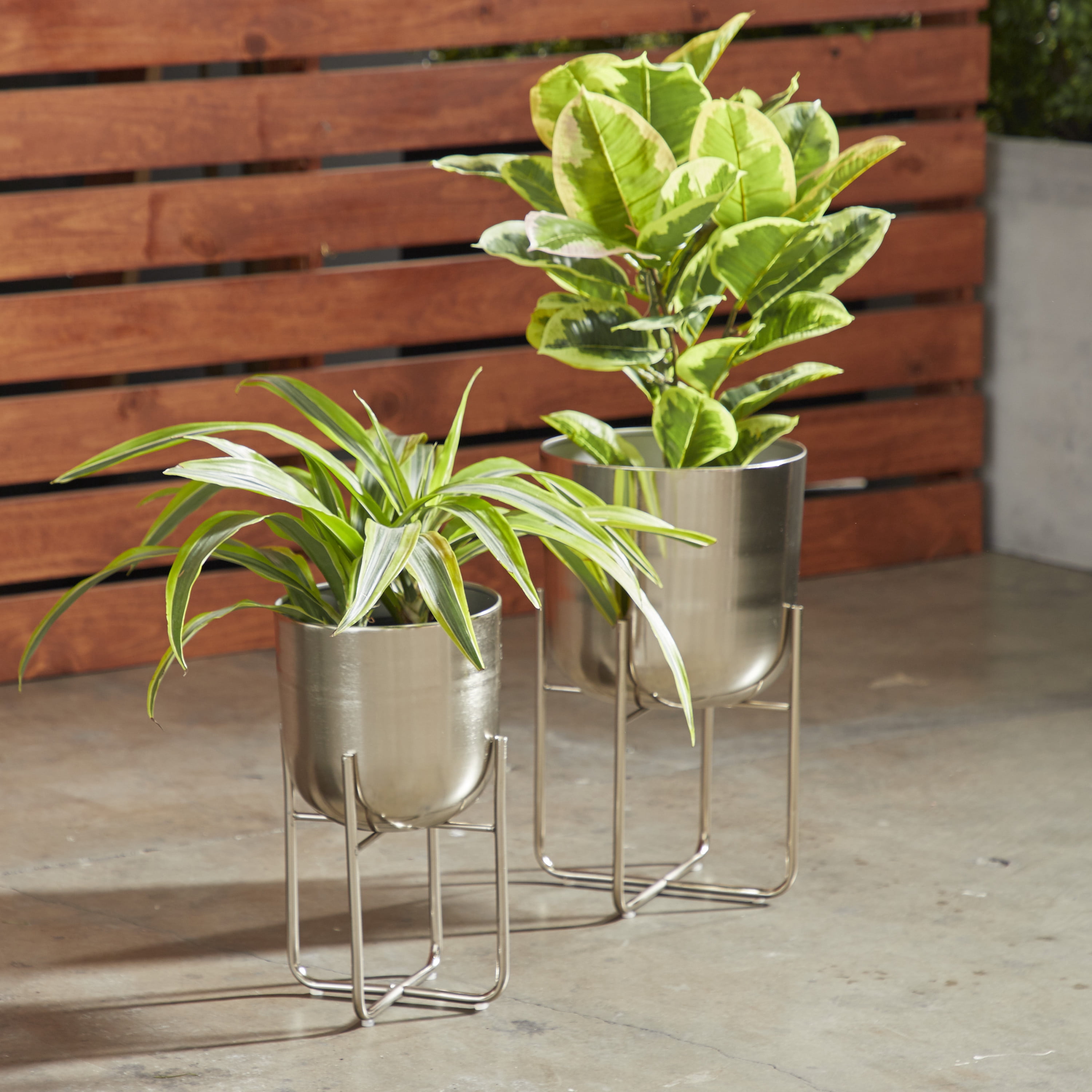 DecMode 16", 13"H Indoor Outdoor Silver Metal Planter with Removable Stand (2 Count)