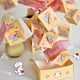 thumbnail image 4 of Descuentos Únicos Solo en Línea, Caja de regalo sorpresa con forma de osito de Littles de Cake Littles Akmoler, 4 of 7