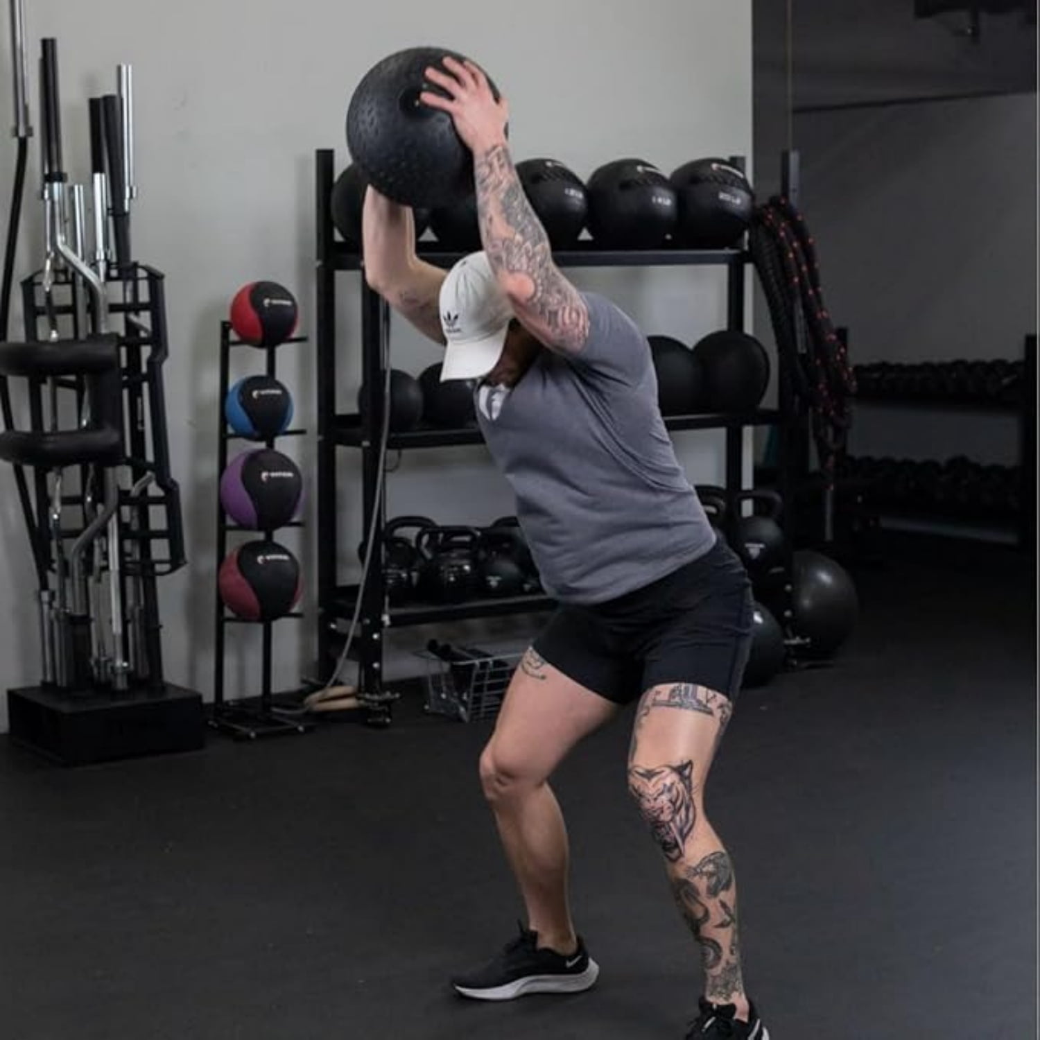 Rubber Tread Slam Ball, Dead Bounce, Weight Workout - Throw, Catch, Slam, Twist