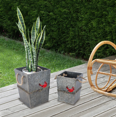 thumbnail image 1 of Boîtes à Fleurs avec Cardinaux / 13", 1 of 2