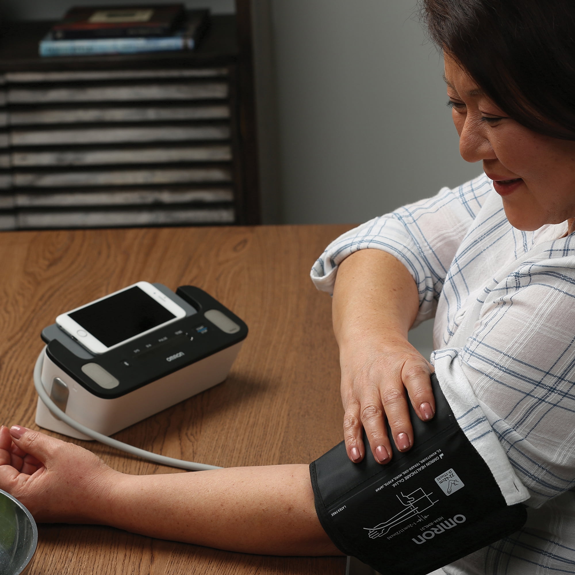 Omron Complete Wireless Upper Arm Blood Pressure Monitor and Single-Lead EKG Monitor and 9-In. to 17-In. Wide-Range D-Cuff for Advanced Accuracy Series, BP7900, HEM-RML31-B