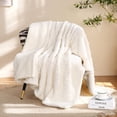 thumbnail image 4 of Manta de forro polar Sherpa de Gracelife, franela, color blanco roto, 200 x 230 cm, 4 of 9