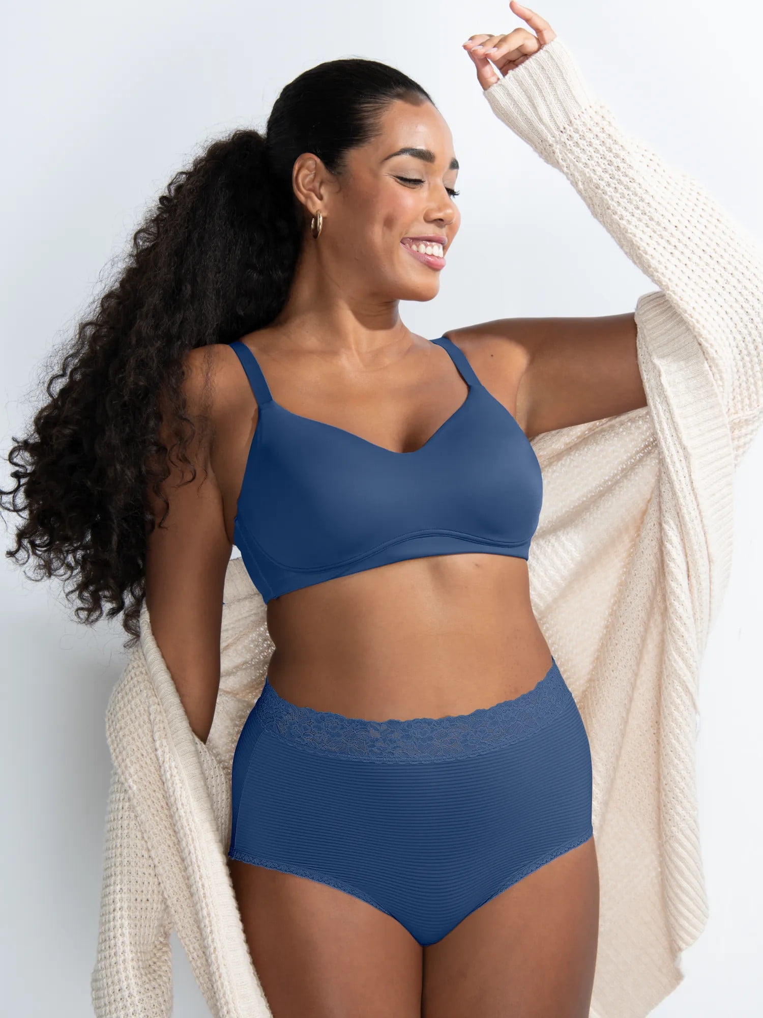 Vanity Fair Radiant Women's Wireless Bra - Back and Side Smoothing, Adjustable Straps, Sizes S-3XL, Style 3472117