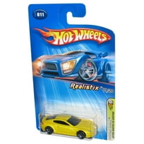 Hot Wheels 2005 First Editions Realistix 11/20 Yellow Aston Martin V8 Vantage Toy Car #011