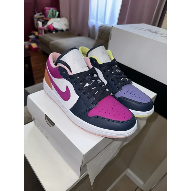 Ni - ke Women’s Air Jordan 1 Low SE Mismatched Size Wmn: 10.5 Men: 9 DJ4342 400