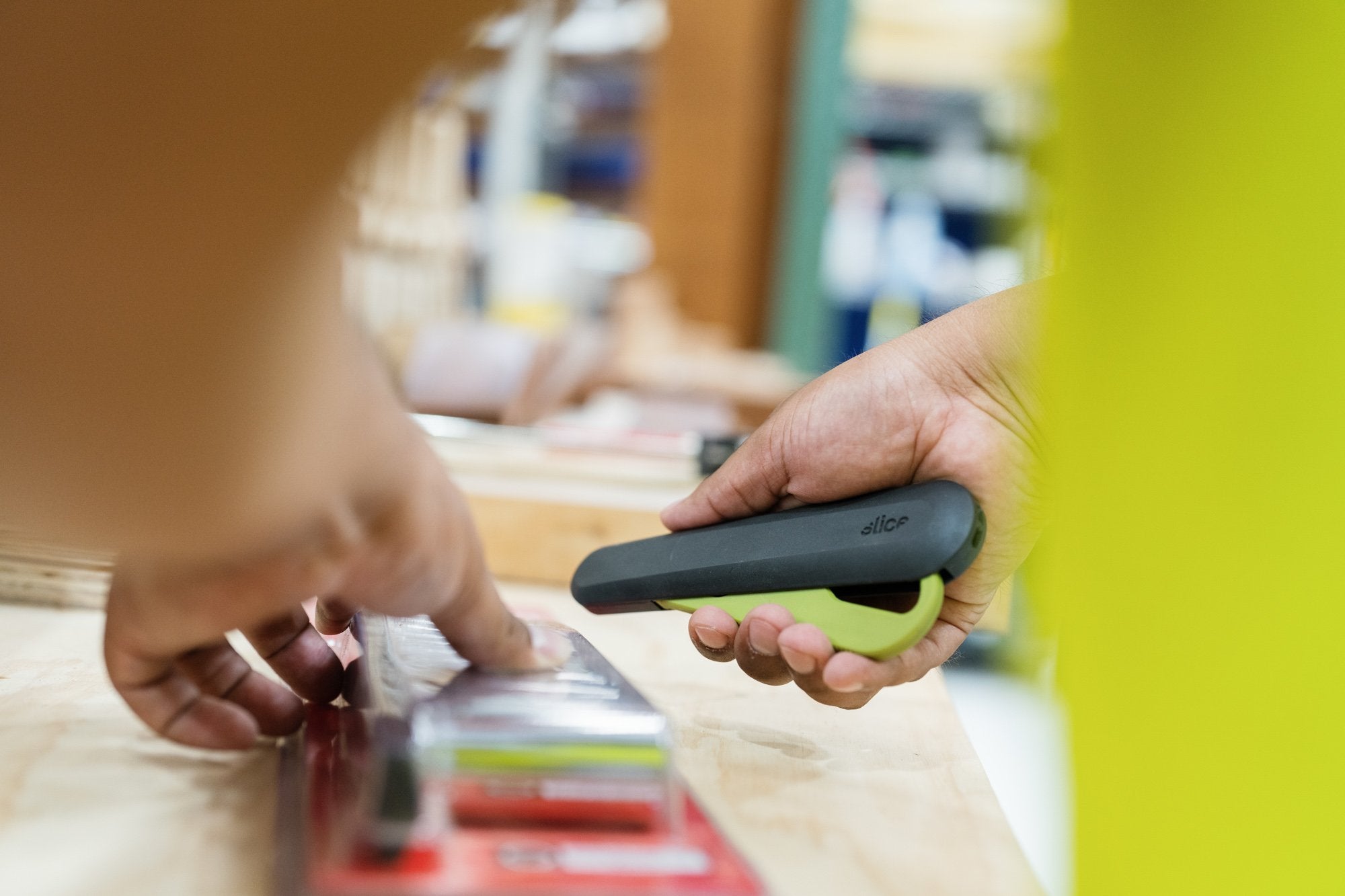 Slice Auto-Retractable Utility Knife