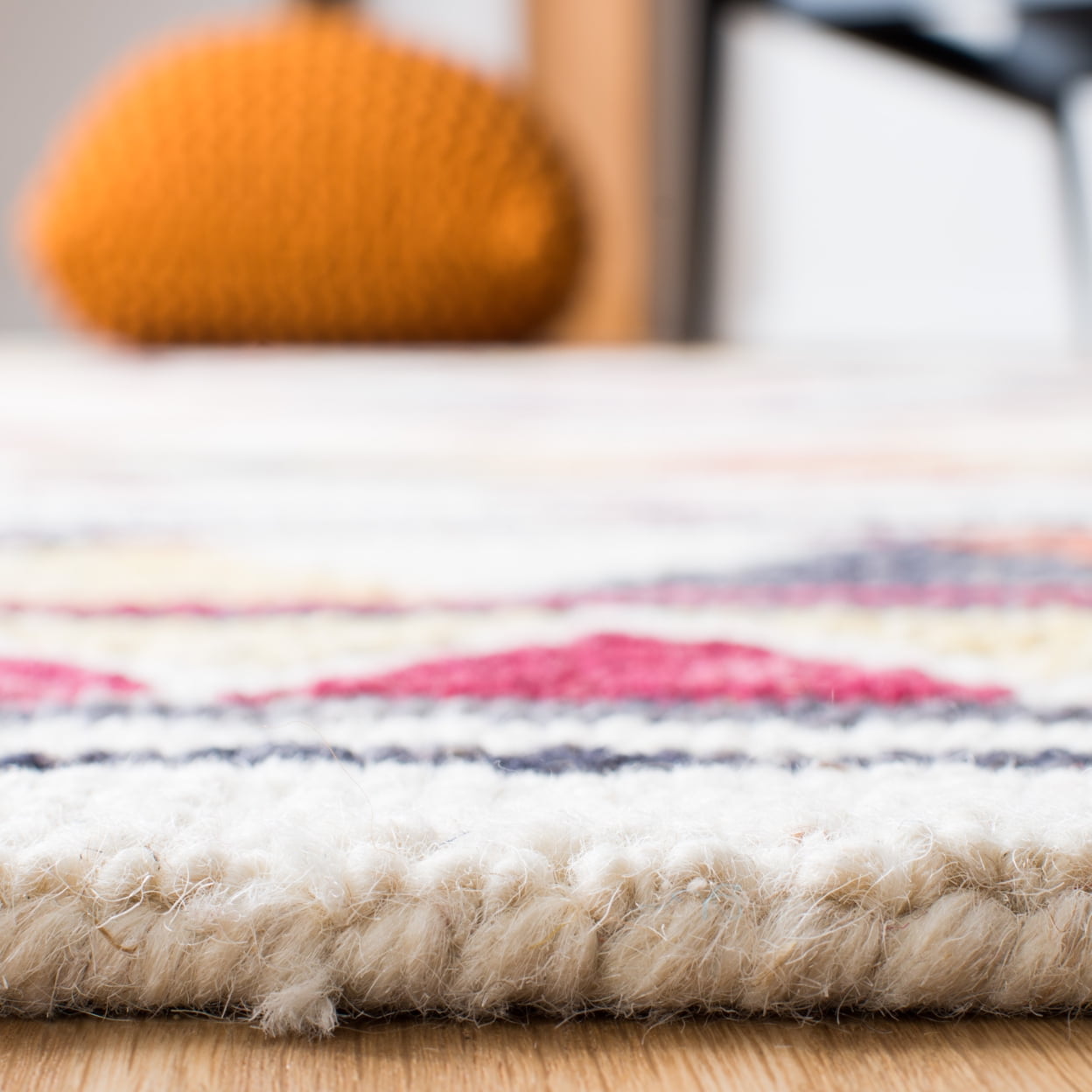 SAFAVIEH Aspen Malvena Geometric Wool Runner Rug, Rust/Ivory, 2'3" x 7'