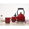 thumbnail image 3 of Tetera Le Creuset esmaltada sobre acero Demi, 1,25 L, oro oliva, 3 of 3