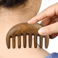 thumbnail image 5 of Peine de madera natural con dientes anchos para masaje del cuero cabelludo, para hombres y mujeres., 5 of 5
