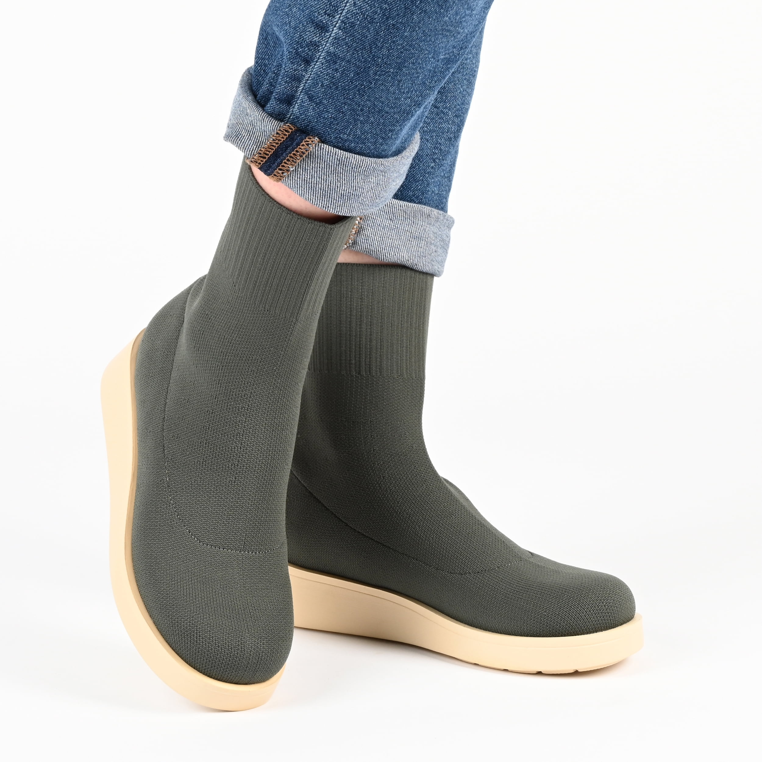 Journee Womens Ebby Pull On Platform Booties