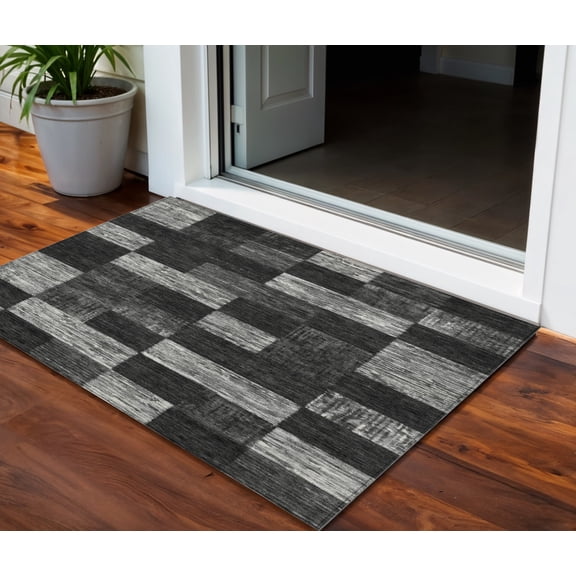 HomeRoots 604851 3 x 5 ft. Black & Gray Geometric Washable Indoor & Outdoor Rectangle Area Rug