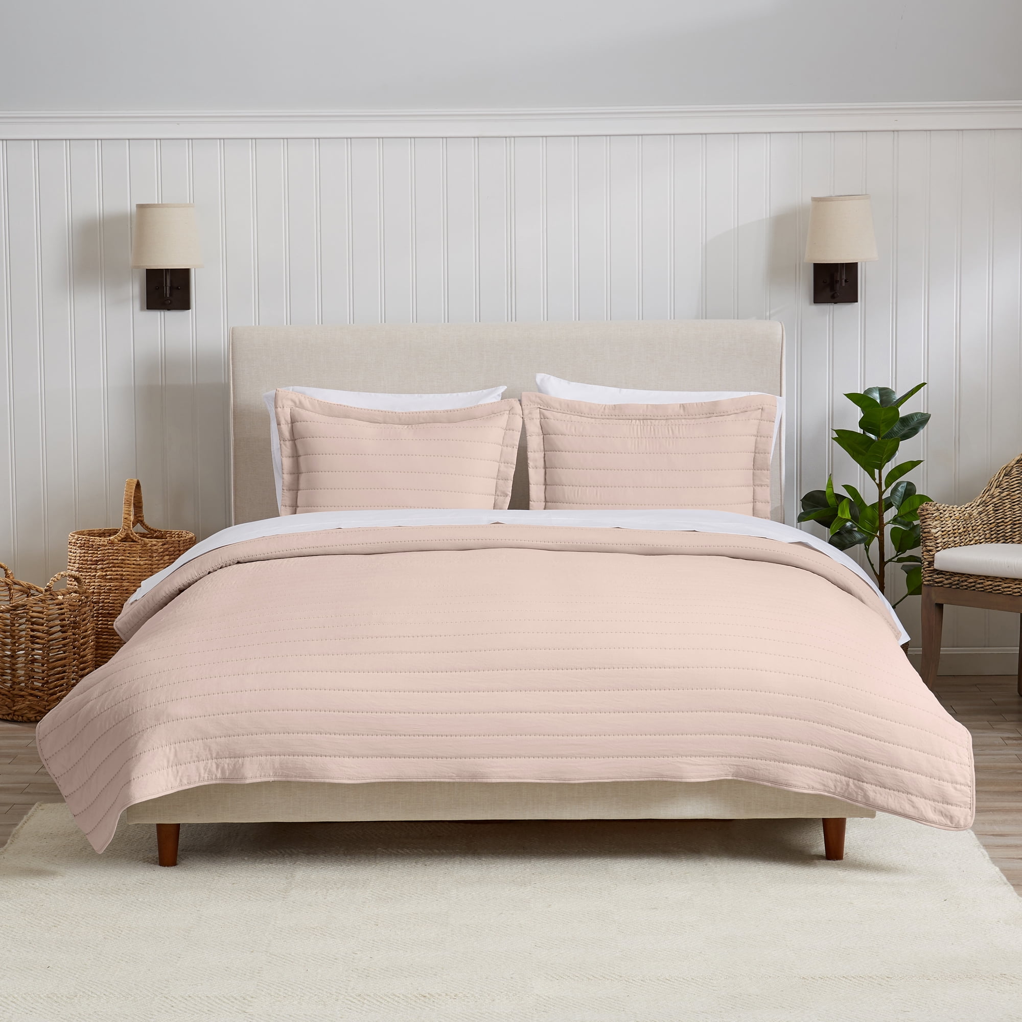 Great Bay Home Channel Stitch Modern Ribbed Reversible Quilt Set With Shams  (Full / Queen, Rose Clay)