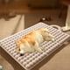 thumbnail image 4 of Camas y tapetes de peluche para mascotas de invierno: perfectos para perros y gatos, ya que brindan calidez y una apariencia más gruesa para dormir., 4 of 6