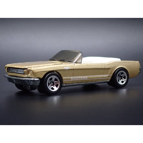Open Box 1965 65 FORD MUSTANG CONVERTIBLE GOLD 1:64 SCALE DIORAMA DIECAST MODEL CAR