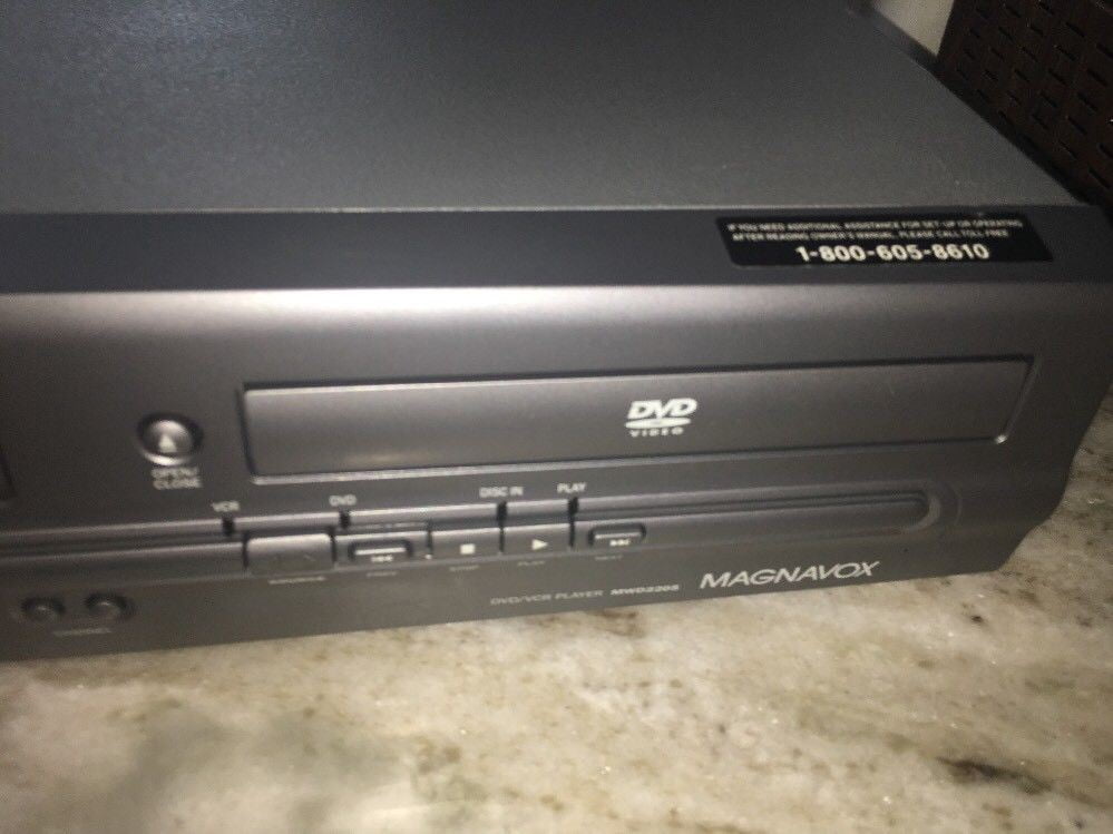 Magnavox Dvd Vcr Combo Vhs Player Gray Mwd25 Refurbished Walmart Com Walmart Com