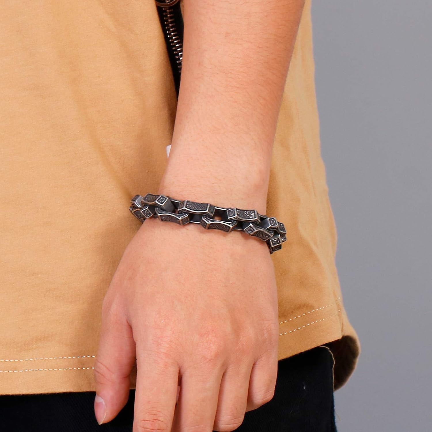 Cuban Link Bracelet for Men Stainless Steel Wave Engraved Chain Men's Bracelet Vintage Silver Bracelet for Men Unique Jewelry Gifts for Him