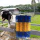thumbnail image 1 of Cepillo rascador para ganado Shamjiam herramienta flexible de cuidado de animales de granja Azul y amarillo, 1 of 8