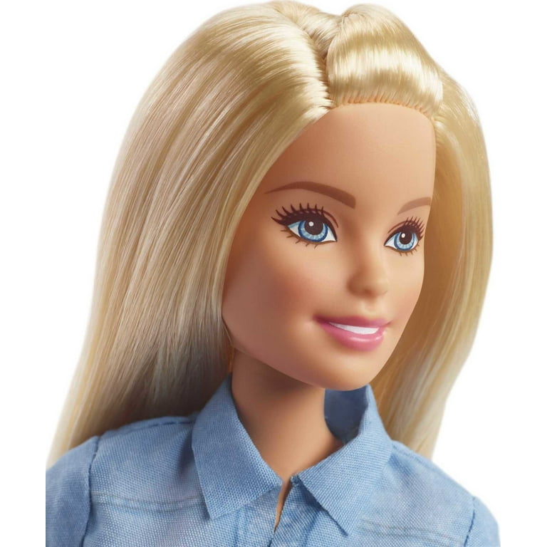Barbie Dreamhouse Adventures Travel Doll 10 Accessories Working Suitcase Blonde Fashion Doll