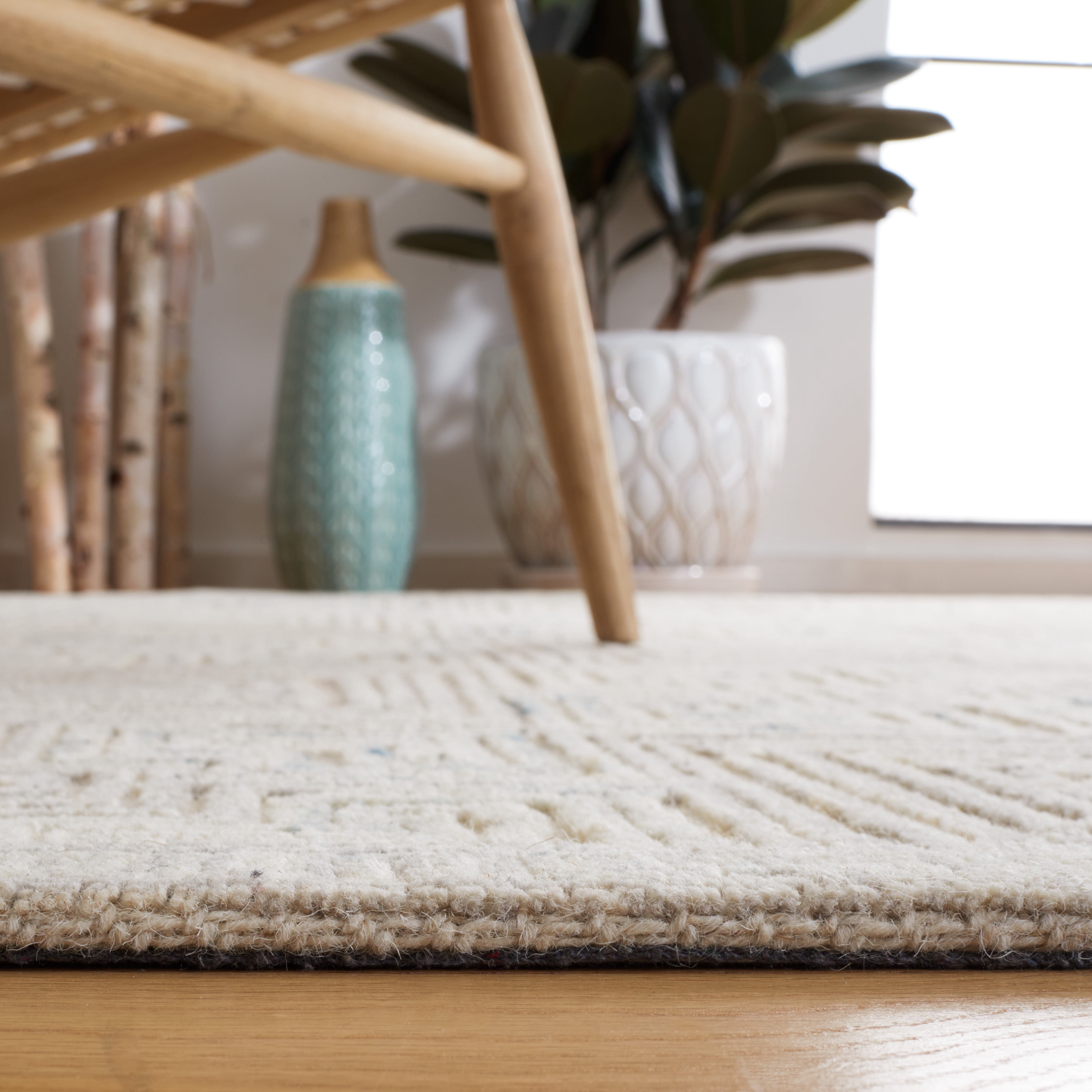 Safavieh Ikat Jaymz Geometric Area Rug, Ivory/Gray, 6' x 6' Round