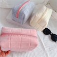 thumbnail image 3 of 1 neceser de maquillaje de piel sintética para mujer, con cremallera, grande, de color liso, ideal para viajes, como neceser de aseo o bolsa de aseo., 3 of 4