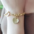thumbnail image 3 of ShiYe toys store Pulsera elegante dorada con dijes de corazón en blanco y cadena de eslabones de acero inoxidable para mujer, cierre de cierre de palanca, 3 of 4