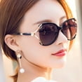 thumbnail image 4 of Elegant and stylish European and American sunglasses with large frame, made of PC and TAC, Black, 4 of 5