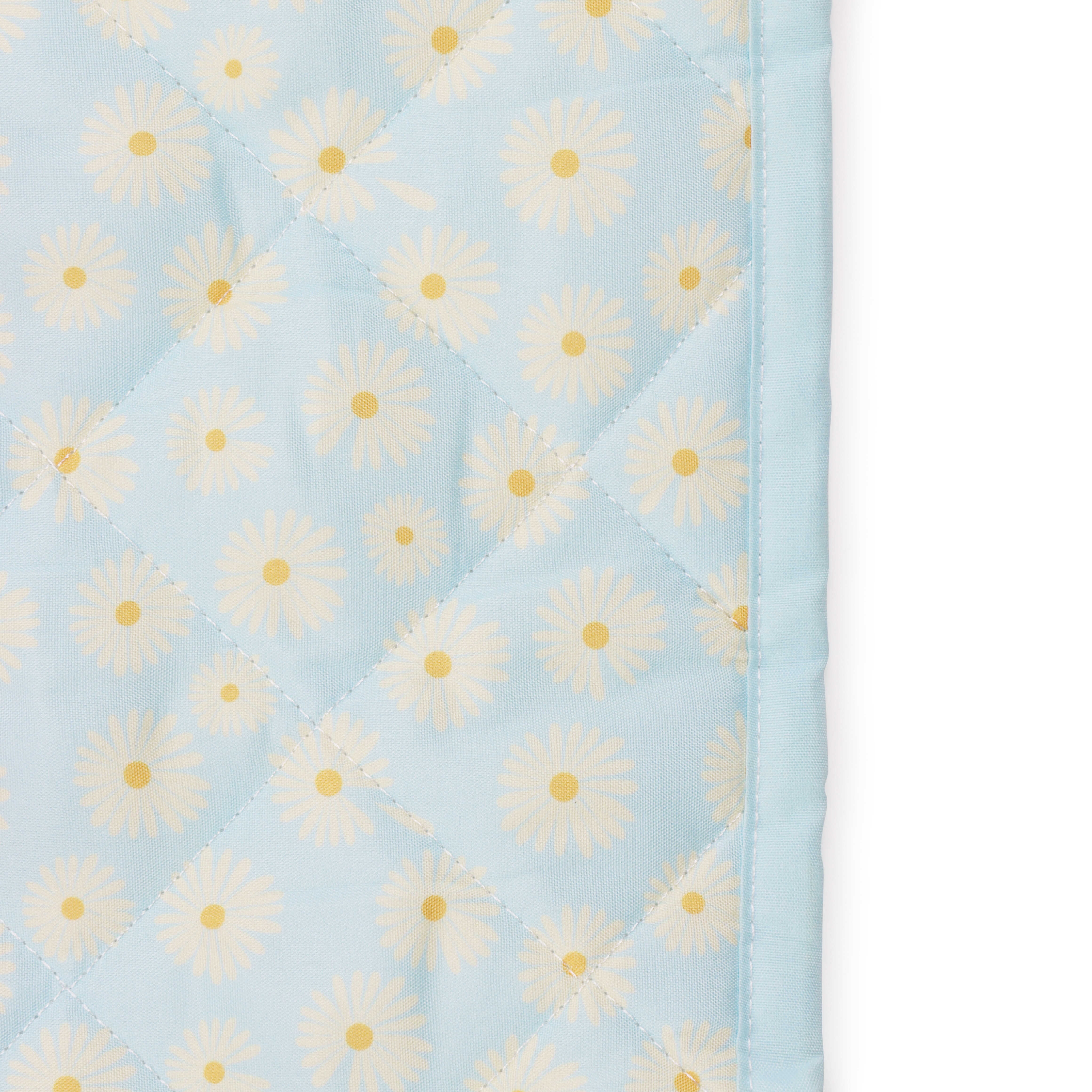 Gilmore Girls Cozy Patchwork 3 Piece Quilt & Sham Bedding Set, Queen Size