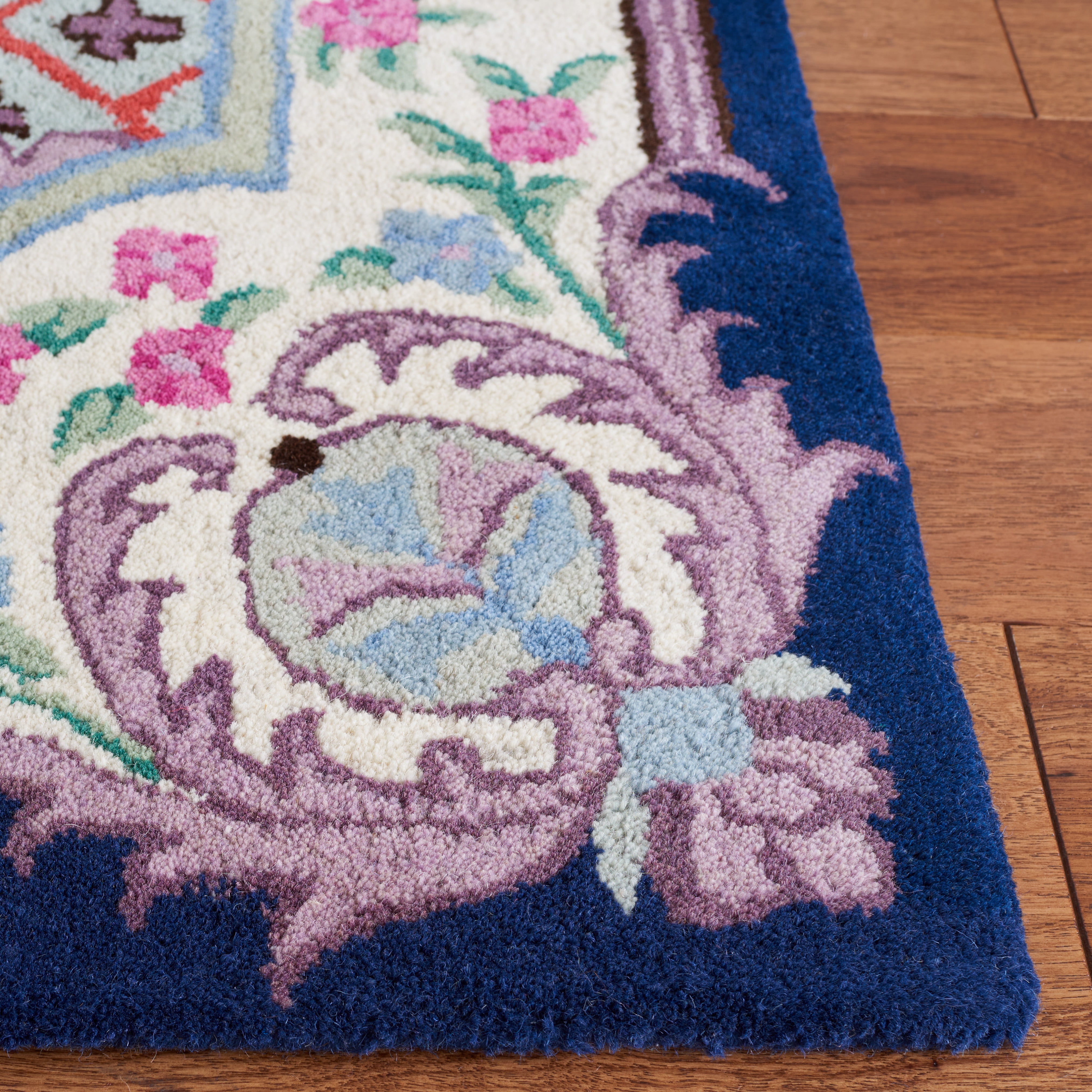 SAFAVIEH Bellagio Chandler Floral Wool Area Rug, Navy/Ivory, 5' x 8'