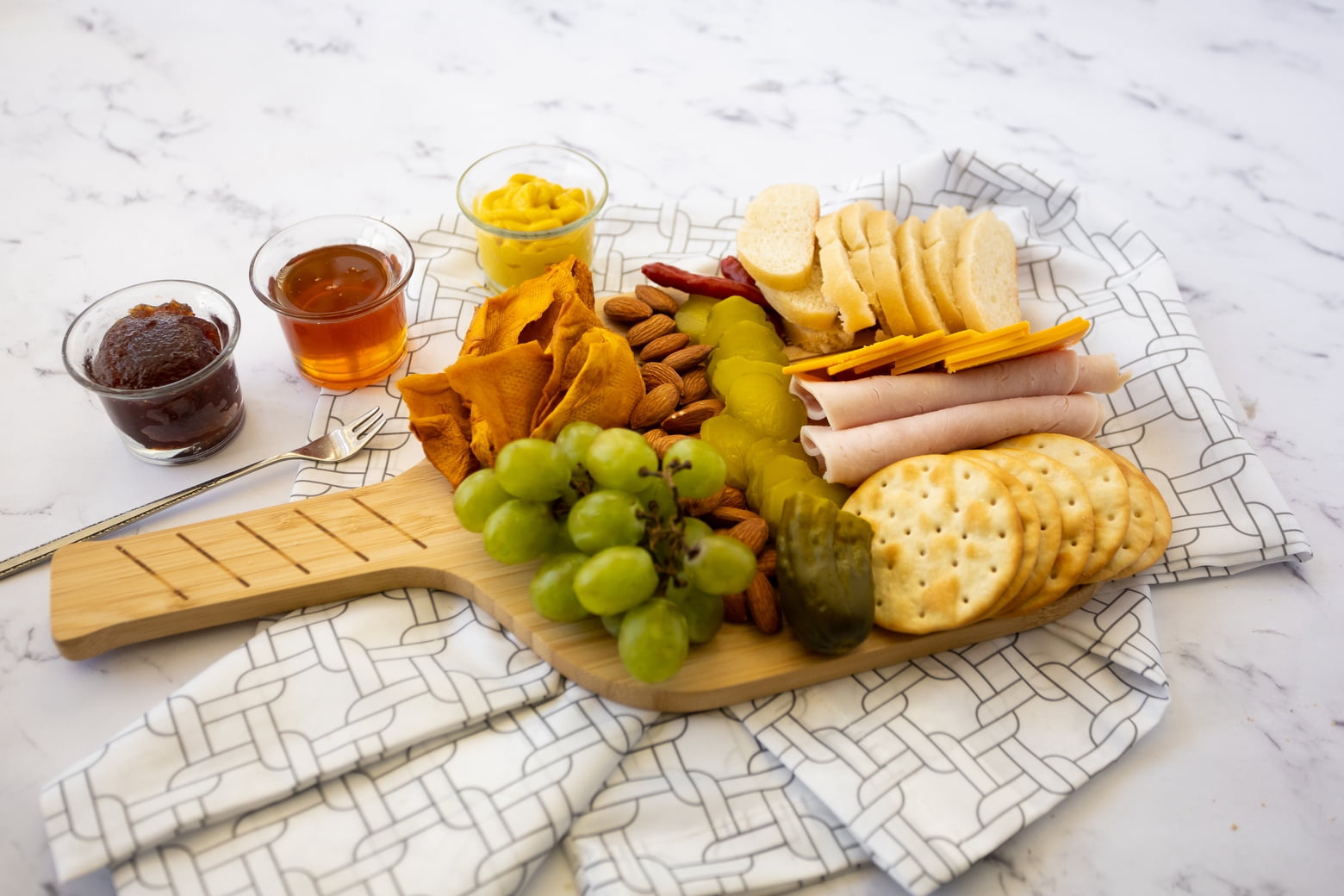 Pickleball Charcuterie Board Set - Bamboo Paddle Board & Round Plate For Cheese & Snacks