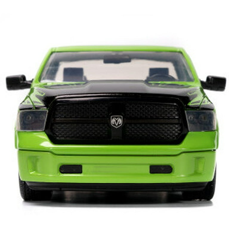 ミニカー MARVEL - MARVEL AVENGERS 2014 RAM 1500 w/ HULK 2014 RAM 1500 Pickup Truck Green and Purple and Hulk Diecast