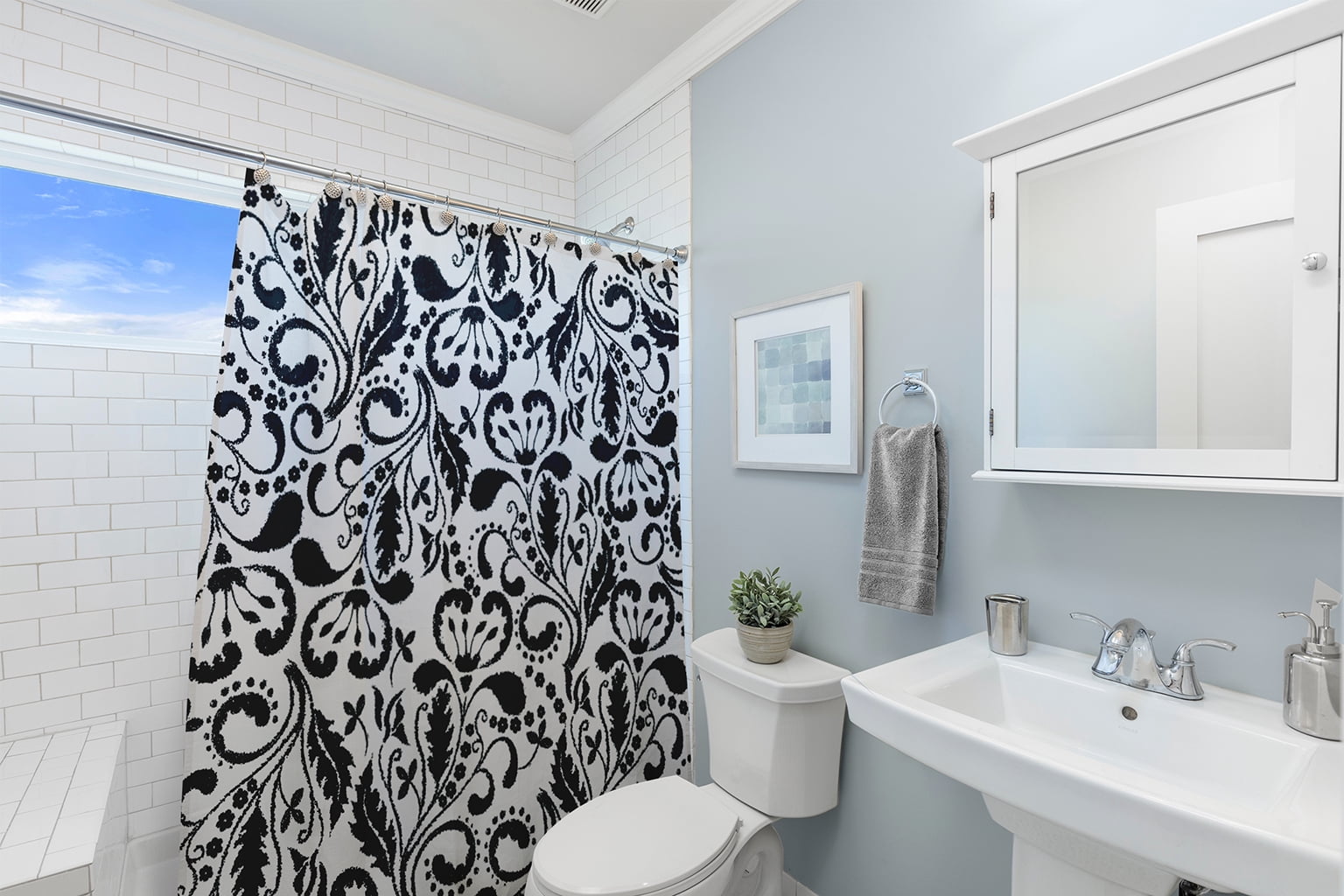 Simply Daisy 70" W x 73" L Aurora Polyester Shower Curtain, Black [1 Ct]
