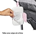 thumbnail image 3 of Dispensador de Toallitas para Bebé OXO Tot Blossom para Llevar, 3 of 7