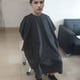 thumbnail image 2 of de 2 capas de peluquería de 35 *55 pulgadas, de corte de cabellero negro para peluquero, 2 of 9