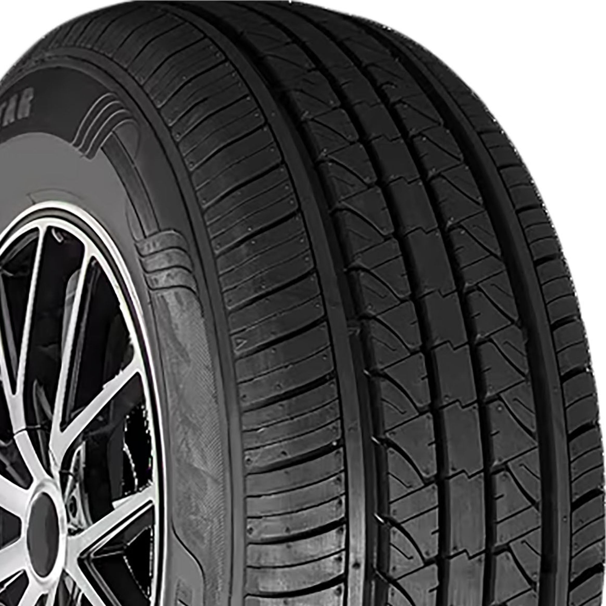 Travelstar UN99 All Season 205/60R15 91H Passenger Tire