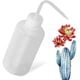 thumbnail image 5 of Una botella exprimible de 250 ml con una pipeta estrecha para plantas, una botella de agua para condimentos extruida, 5 of 5