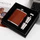 thumbnail image 2 of Juegos de petacas para hombre, petaca de acero inoxidable, petaca con bolsillo de cuero marrón de 8 oz, set de regalo de petaca para cadera, caja de regalo negra, 2 of 5
