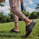 thumbnail image 5 of Sandalia Recovery OOFOS Omega OoAhh para mujer, color negro, talla 6, 5 of 7