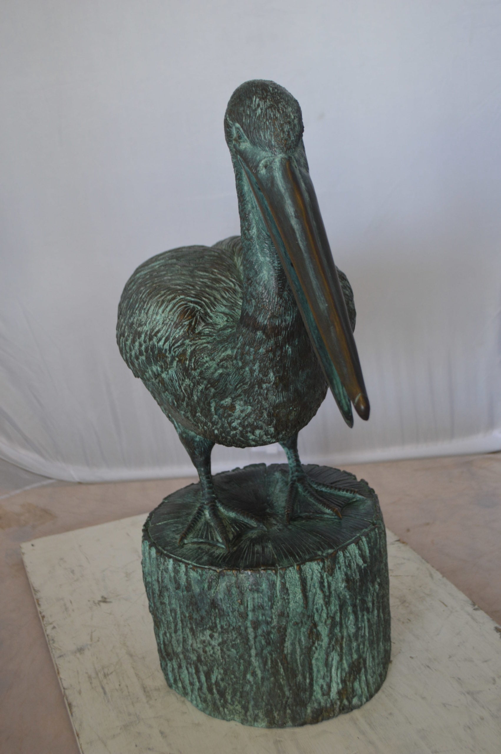 Nifao Pelican on a Tree Stump fountain bronze statue – Garden Outdoor Decor Sculpture, 30"L x 16"W x 46"H