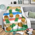thumbnail image 4 of Couvertures Rafraîchissantes 28x39 Pouces en Velours Ananas, Couverture de Climatisation, Couverture Chaude, Couverture en Polaire Douce, Couverture Réversible en Peluche pour Salon, Lit, Extérieur, Literie, Canapé et Voyage, 4 of 5