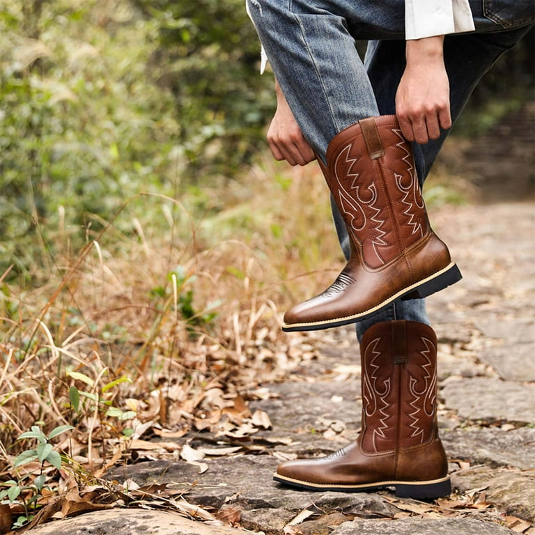 Men's Cowboy Boots in Western Style: Durable Classic Embroidery