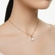 thumbnail image 5 of Collar con colgante original de Swarovski en forma de perla en tono oro rosa, 5 of 5