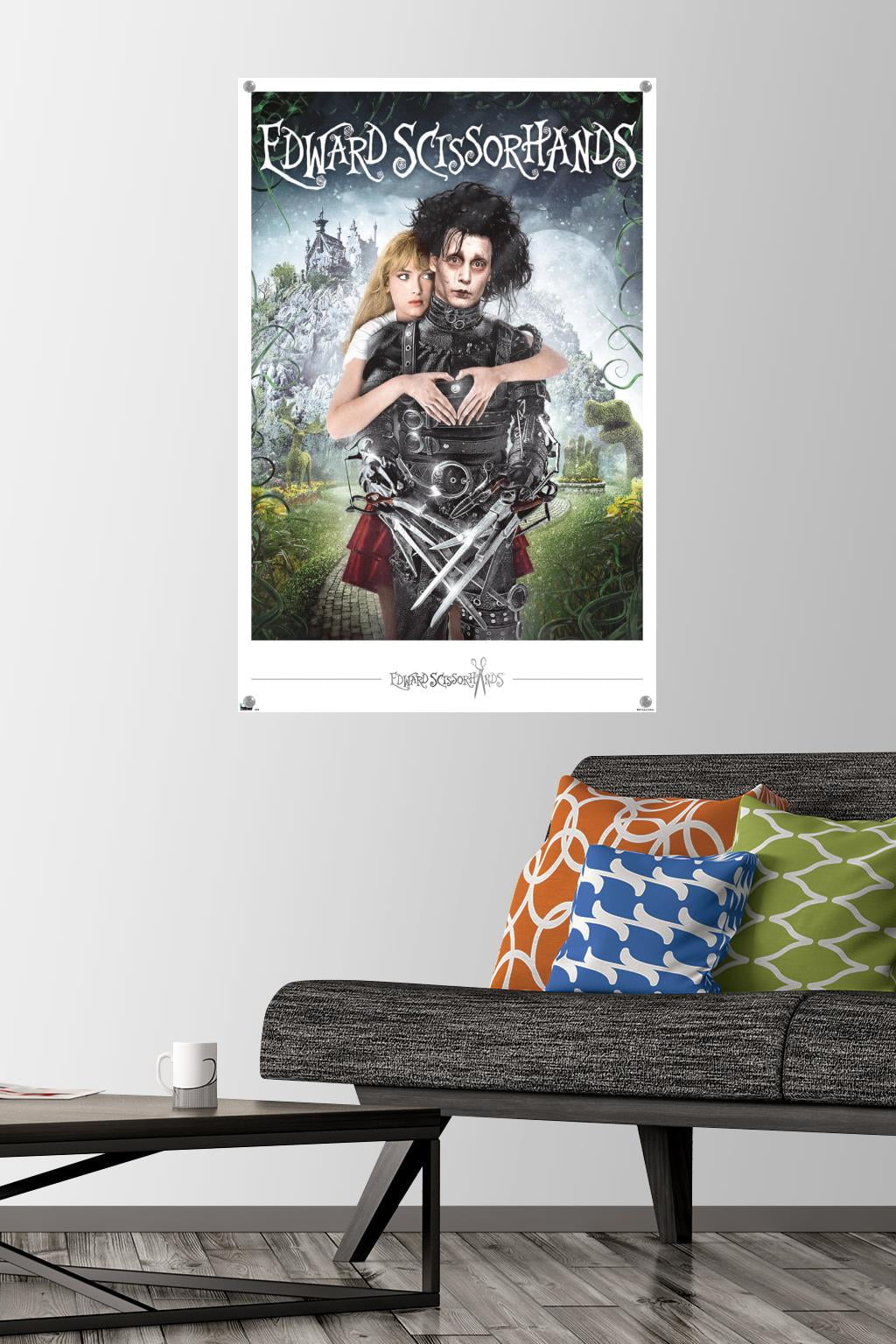 Edward Scissorhands - Heart Wall Poster with Pushpins, 22.375" x 34"