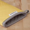 thumbnail image 3 of Kitchen Aid Gants de Four en Coton Asteroid avec Poignée en Silicone, Ensemble de 2, Jaune, 3 of 6