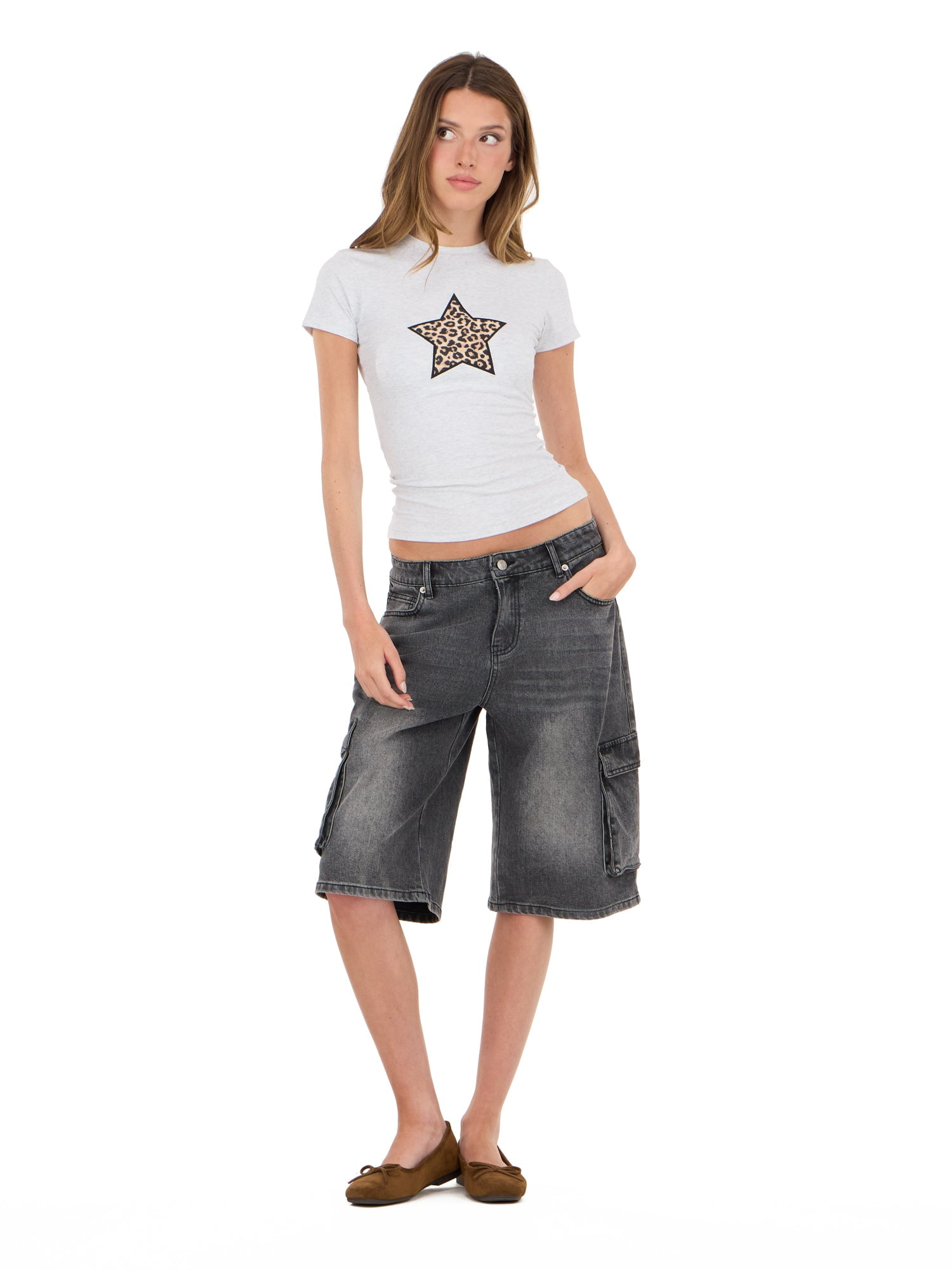 Forever 21 Women's Crew Neck T-Shirt with Graphic Rhinestone Detail, Fitted Short Sleeve Tee, Casual Everyday Streetwear Style Top, Grey, XXS-4X