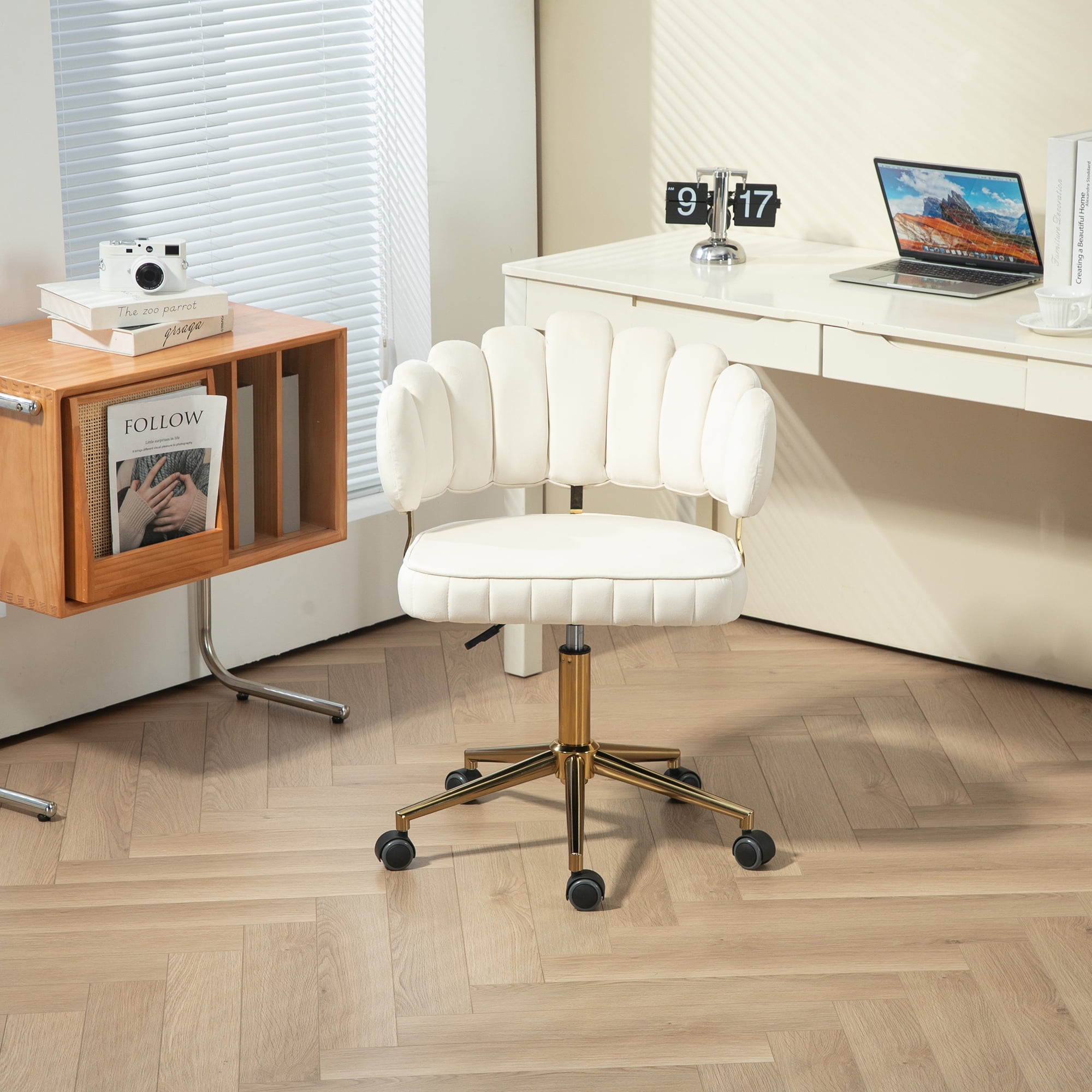 MAYEERTY Velvet Home Office Desk Chair, Modern Cute Computer Chair, Wheels Swivel Height Adjustable Swivel Task Chair for Home Office (Beige Velvet)