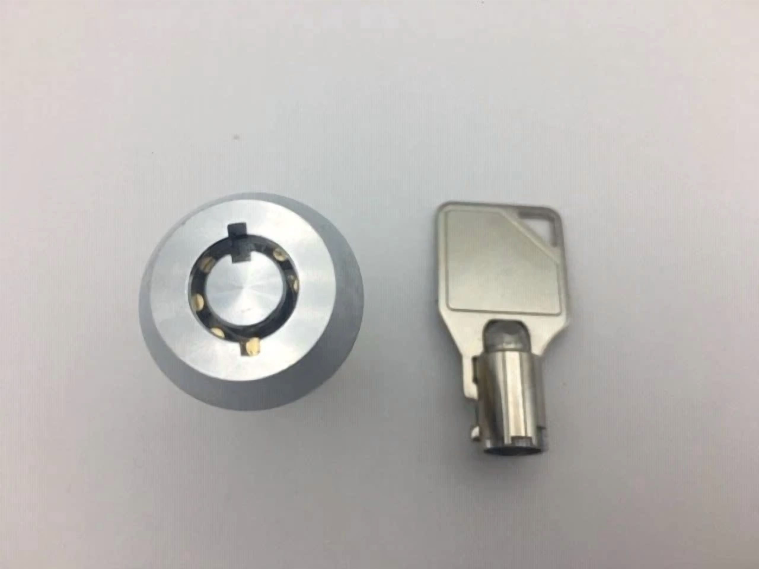 CRESTIN- Beaver Lock & Key For Gumball Candy Bulk Vending Machine High Security Free S&H
