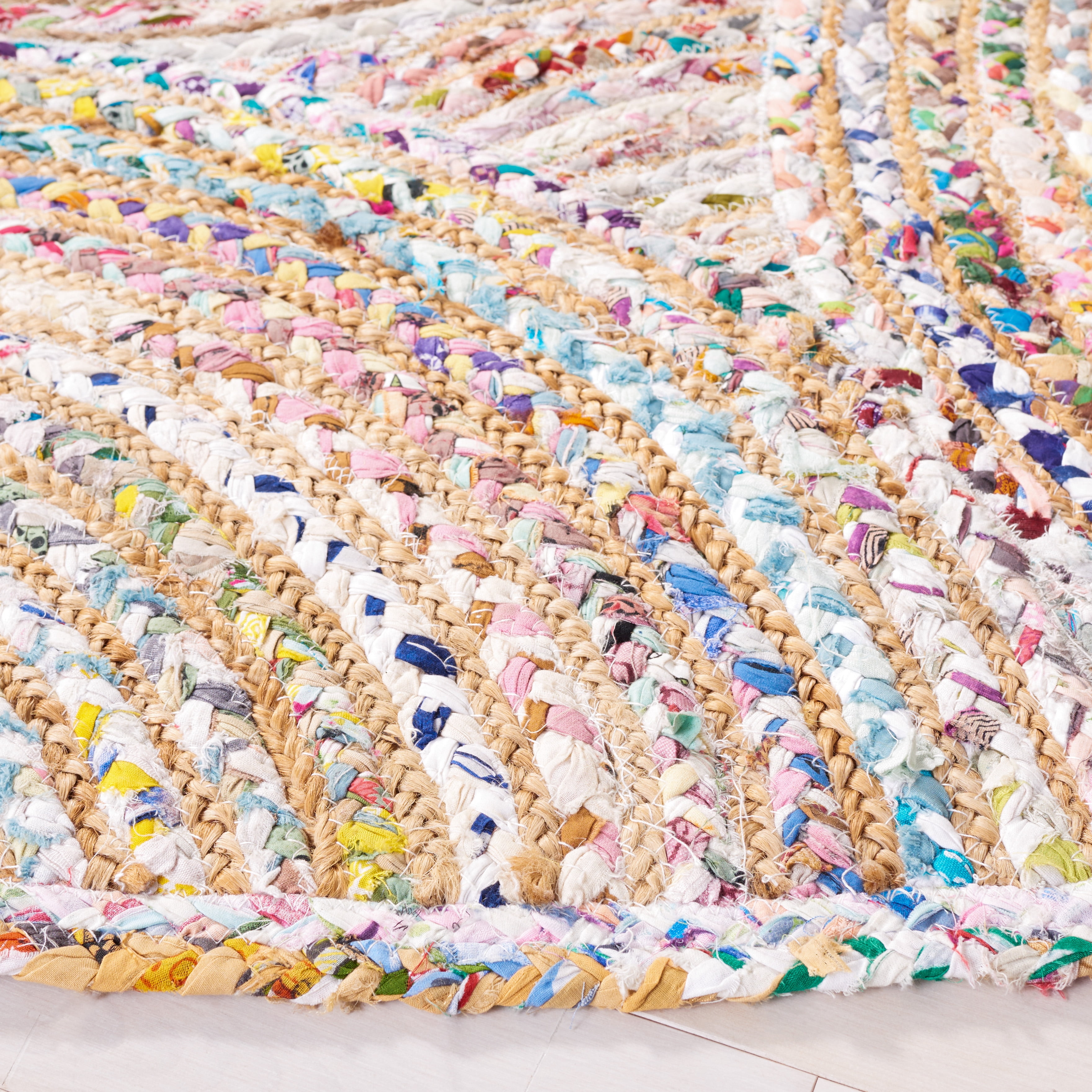 SAFAVIEH Cape Cod Bora Geometric Area Rug, Beige/Multi, 6' x 6' Round