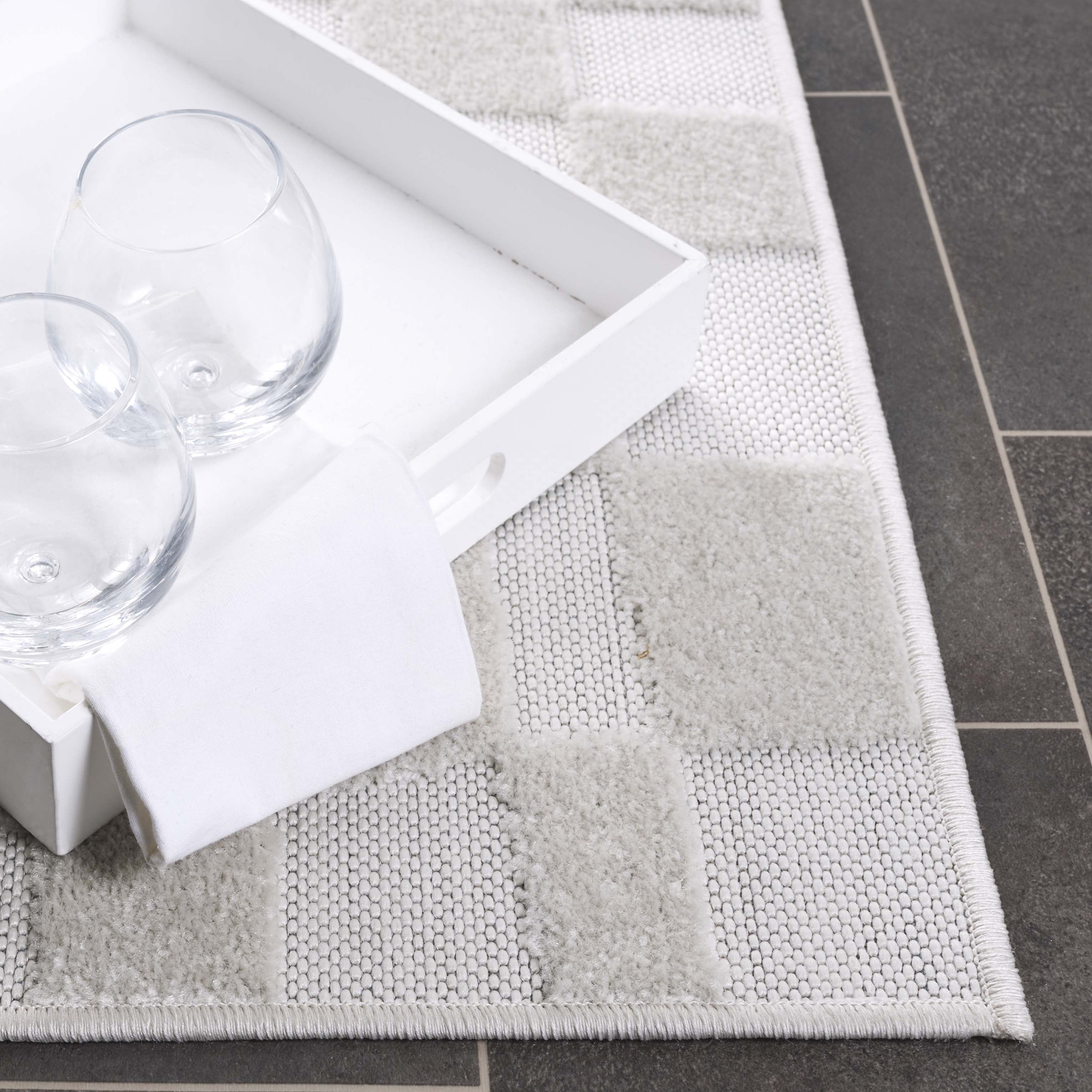 SAFAVIEH Stella Bertha Checkered Indoor/Outdoor Area Rug, Ivory, 8'2" x 10'