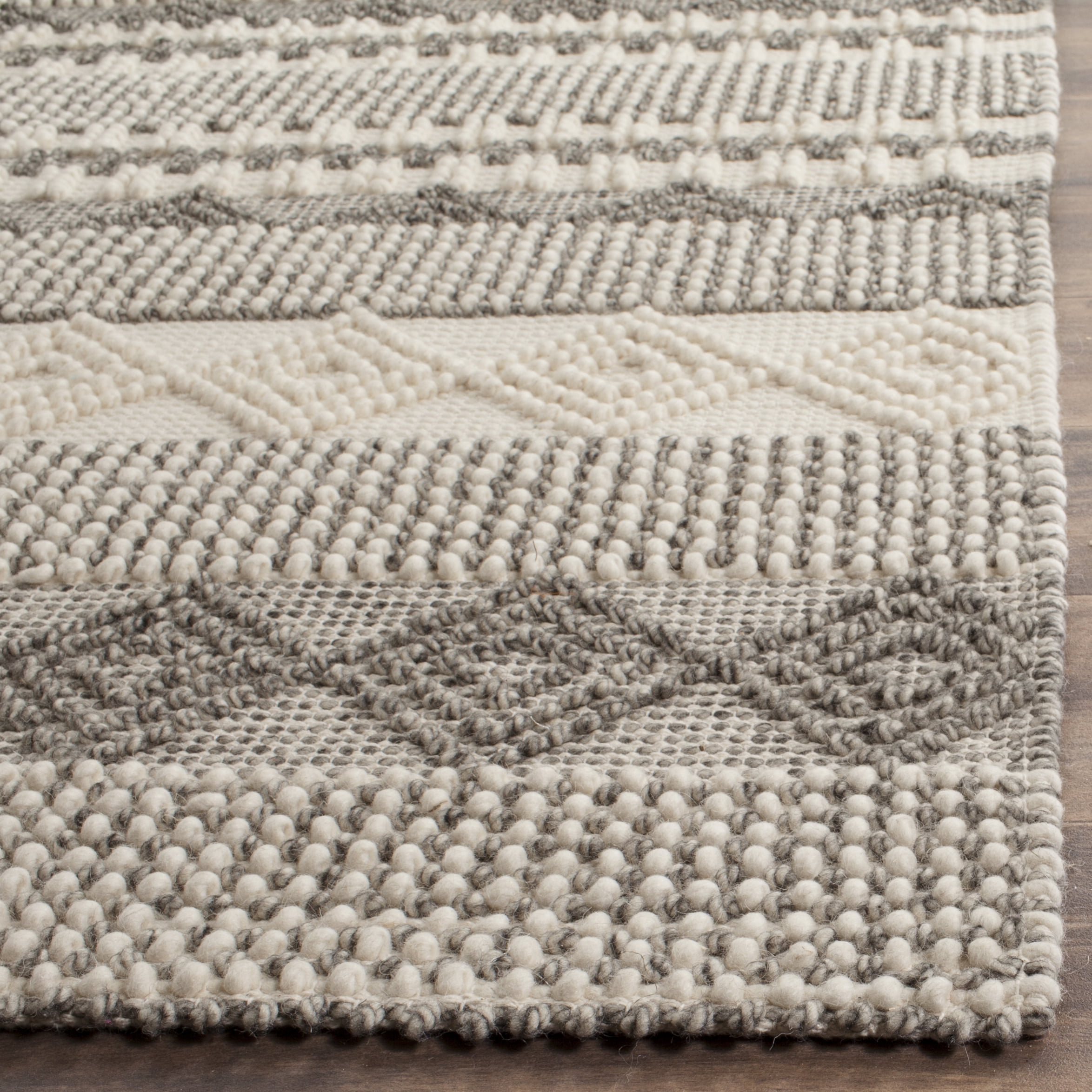 SAFAVIEH Natura Carly Geometric Area Rug, Grey/Ivory, 7' x 7' Square